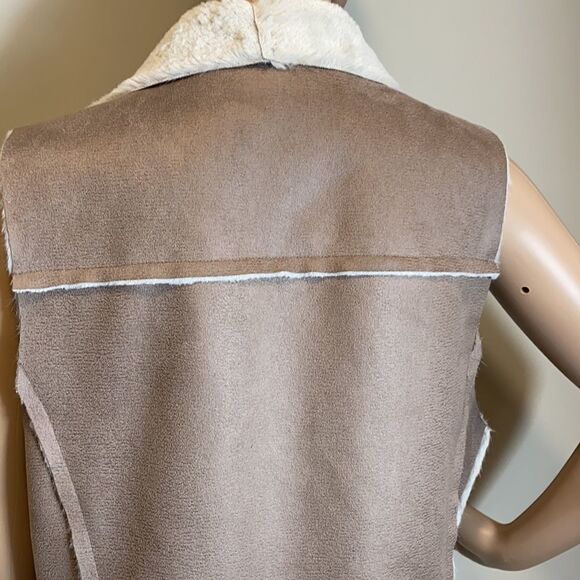 ❤️Last Chance Chico’s faux fur faux suede open front vest size M - Picture 6 of 10
